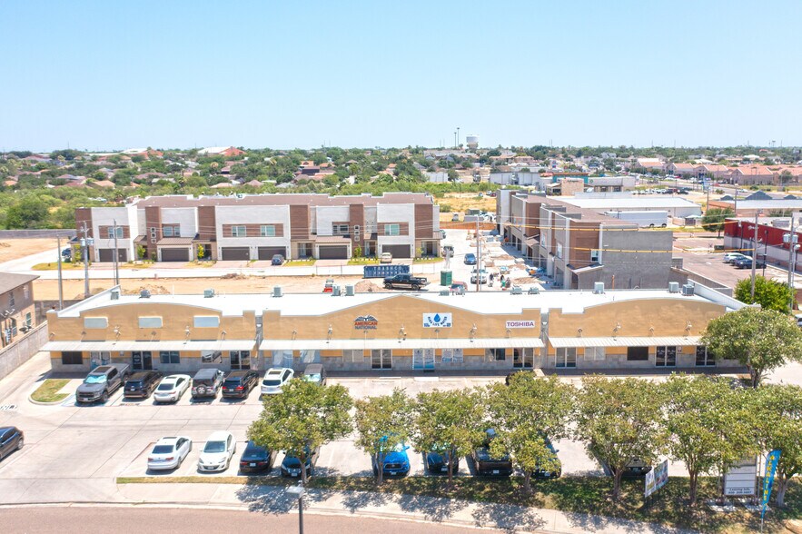 9803 Sterling Loop, Laredo, TX à louer - Photo de l’immeuble – Image 3 sur 5