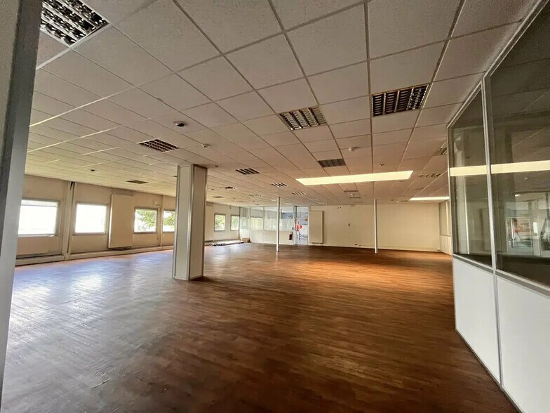 Bureau dans Cholet à louer - Photo de l’immeuble – Image 2 sur 5