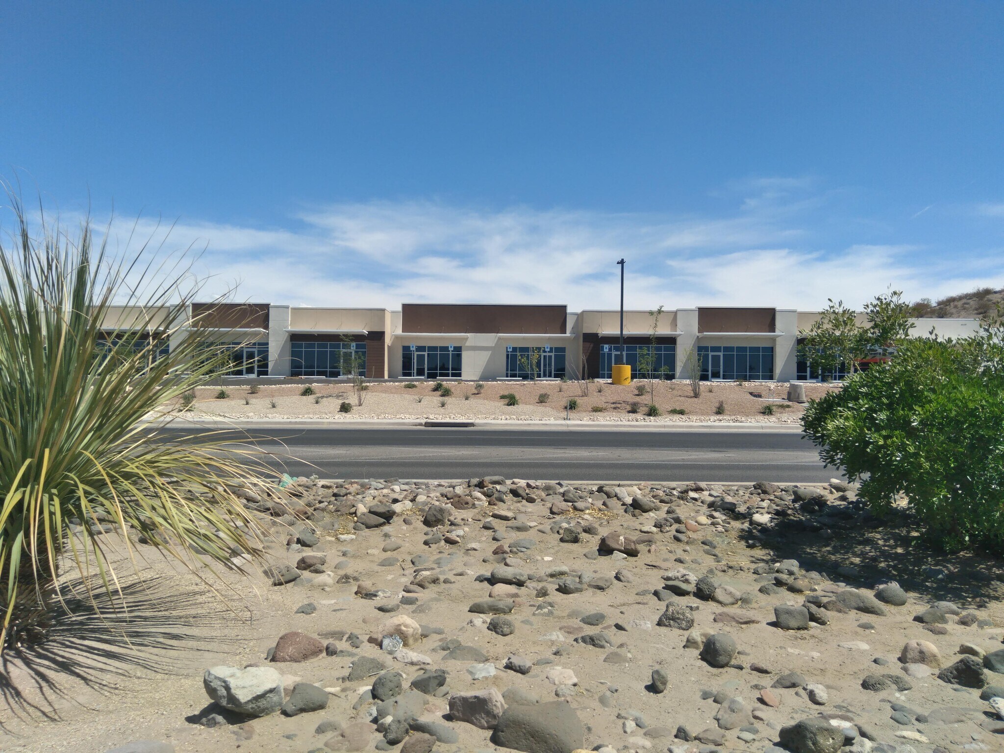 4460 E Lohman Ave, Las Cruces, NM à louer Photo principale– Image 1 sur 2