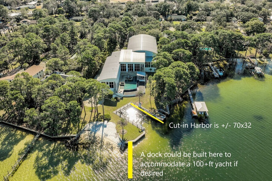 239 Yacht Club Dr NE, Fort Walton Beach, FL à vendre - Photo de l’immeuble – Image 3 sur 40