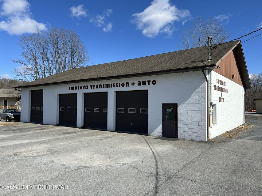 207 Dartmouth Dr, East Stroudsburg, PA à vendre Photo principale– Image 1 sur 2
