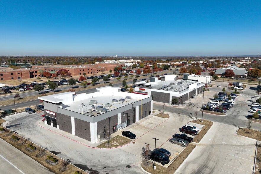 3010 E Broad St, Mansfield, TX à louer - Photo de l’immeuble – Image 2 sur 8