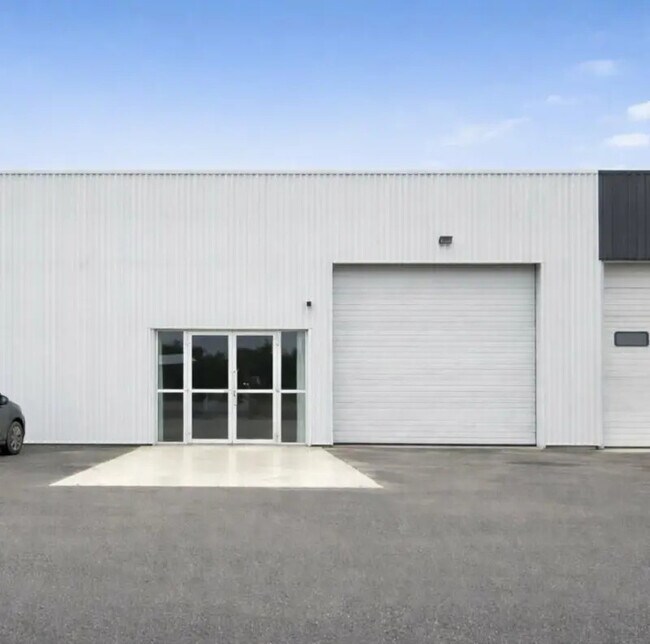 Plus de détails pour Industriel/Logistique à louer