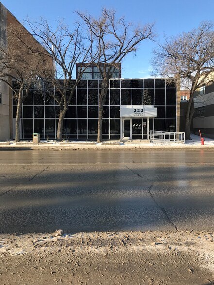 222 Osborne St N, Winnipeg, MB à louer - Photo principale – Image 1 sur 10