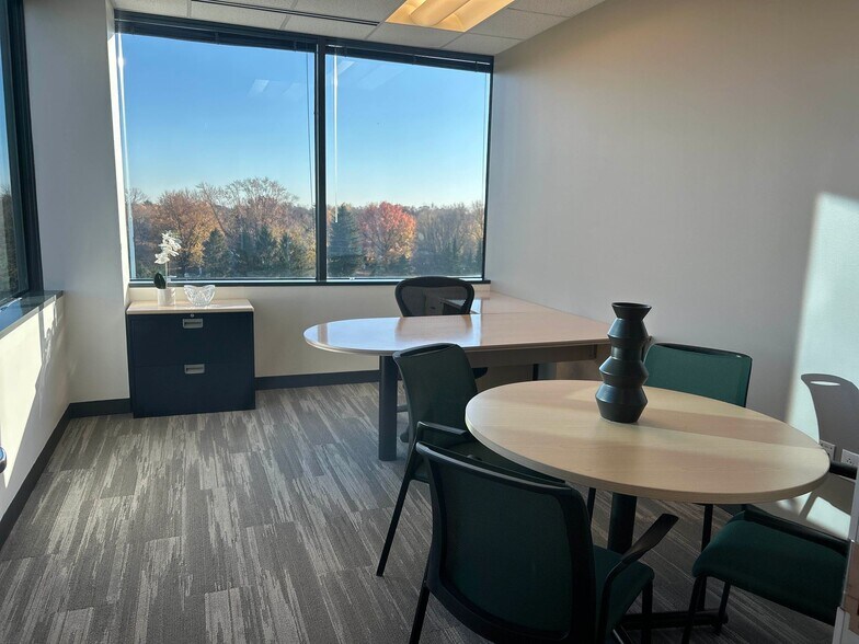 450 E 96th St, Indianapolis, IN à louer - Photo intérieure – Image 3 sur 10