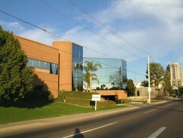 722 E Osborn Rd, Phoenix, AZ à louer - Photo de l’immeuble – Image 2 sur 9