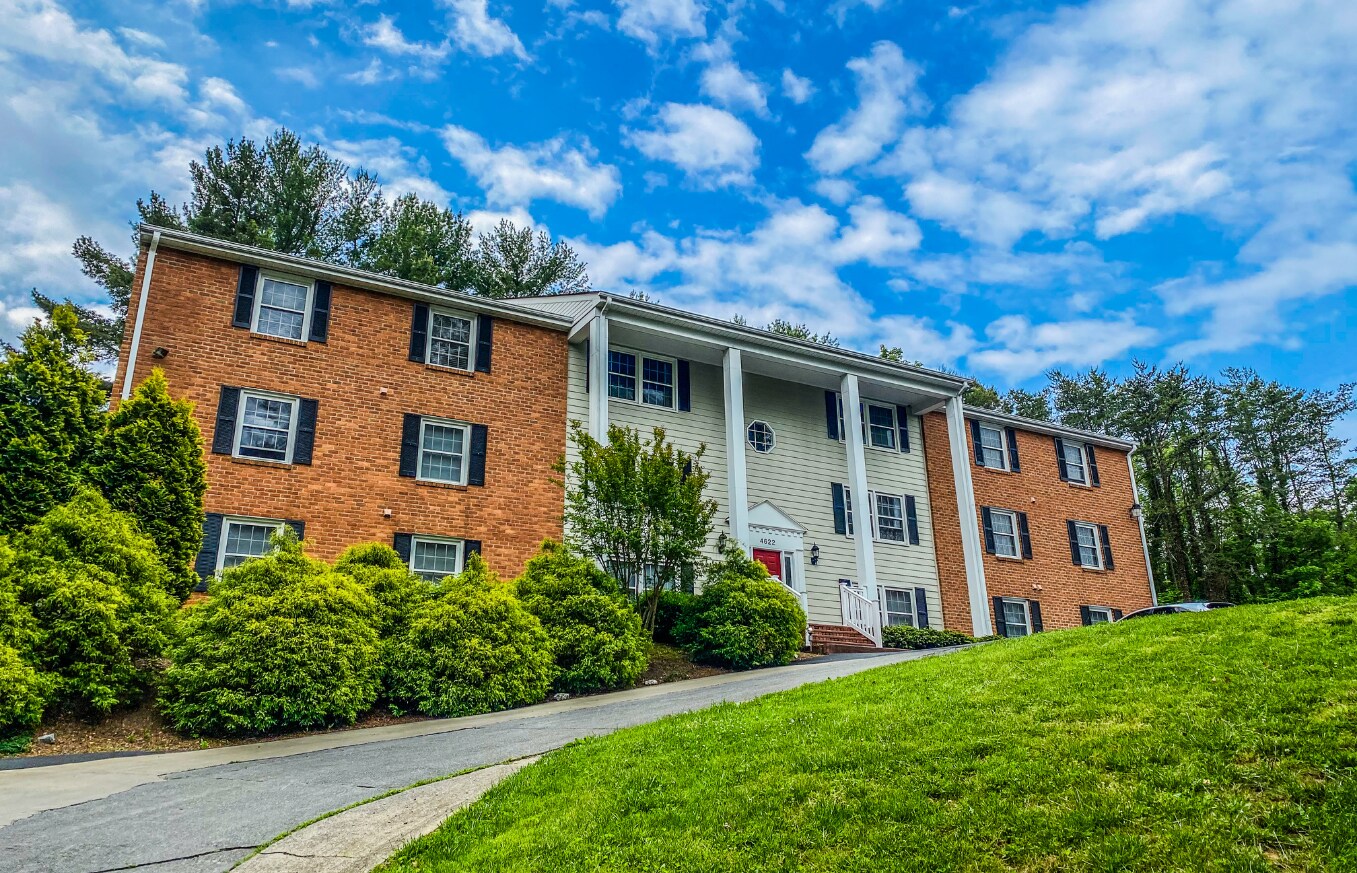 4622 Grandin Rd, Roanoke, VA à vendre Photo de l’immeuble– Image 1 sur 14