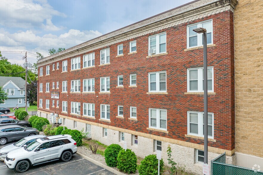 2 Crandall St, Binghamton, NY à vendre - Photo de l’immeuble – Image 3 sur 38