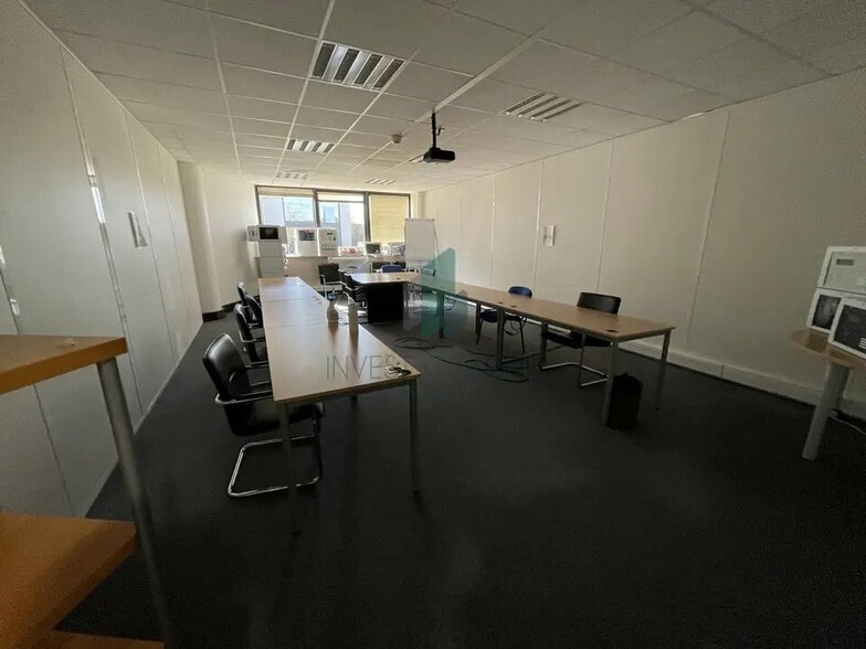 Bureau dans Argenteuil à vendre - Photo de l’immeuble – Image 2 sur 7