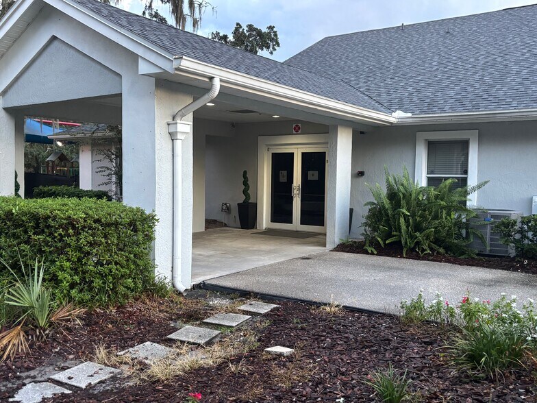 53 S Dean Rd, Orlando, FL à louer - Photo de l’immeuble – Image 3 sur 8