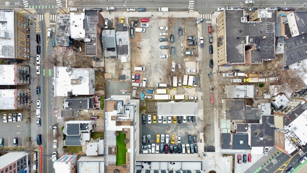120 Storms Ave, Jersey City, NJ à vendre - Photo de l’immeuble – Image 3 sur 14