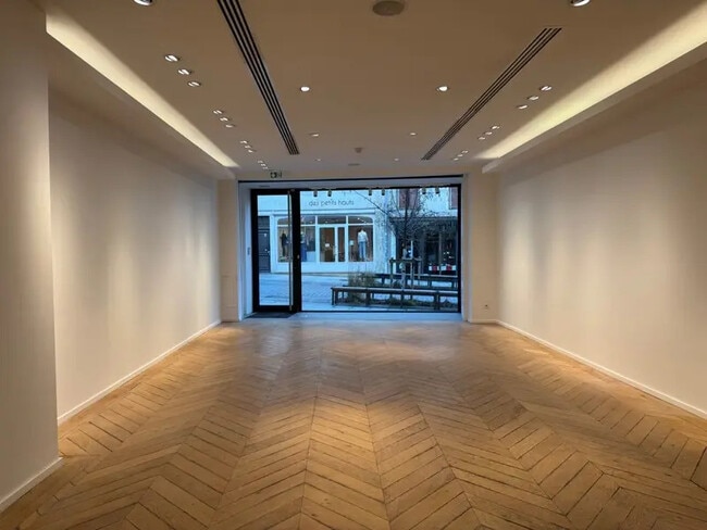 Plus de détails pour Local commercial à louer