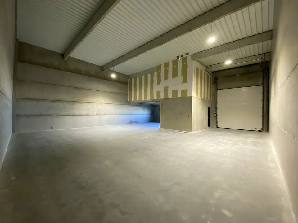 Local d’activités dans Mios à louer Photo de l’immeuble– Image 1 sur 11