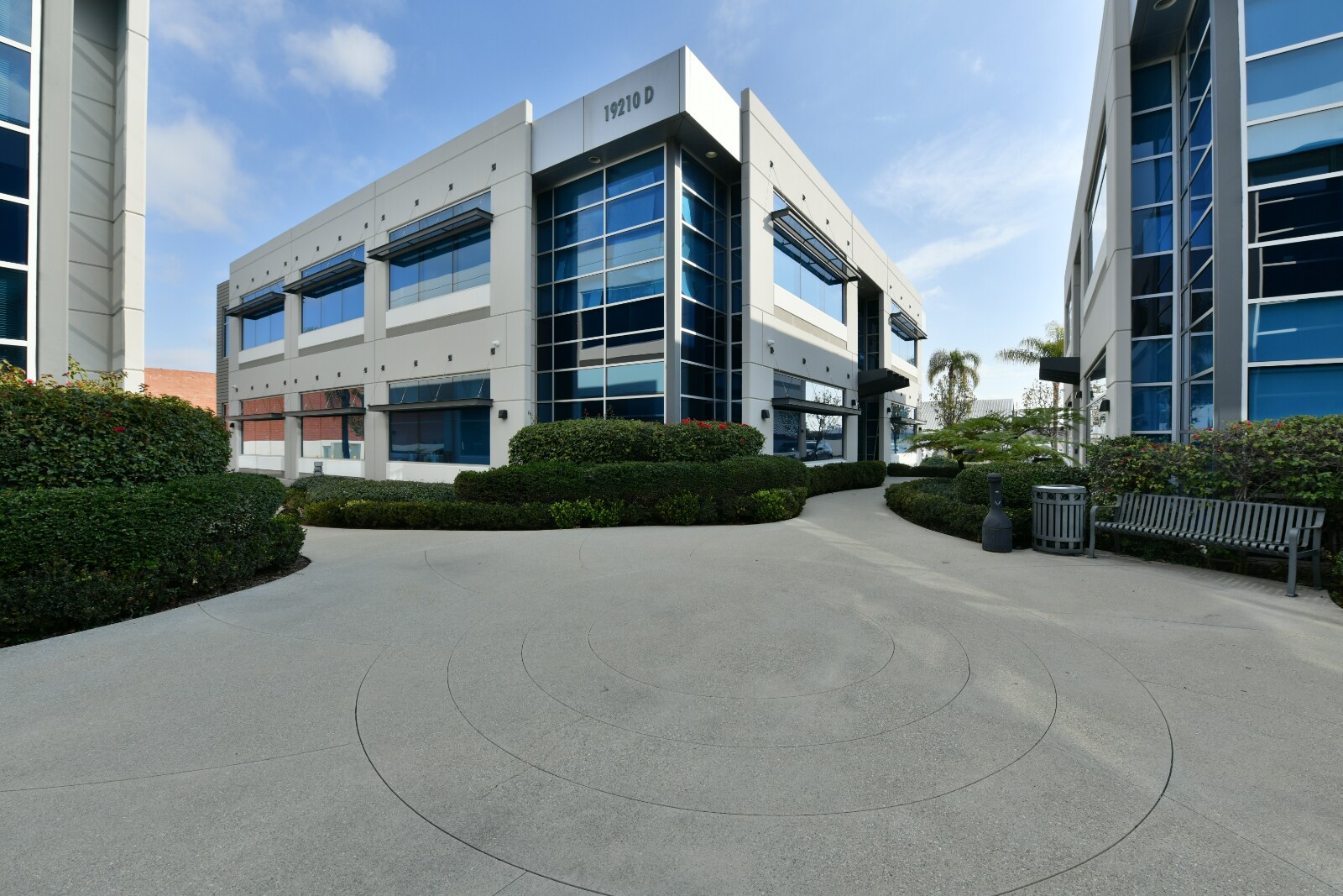 19210 S Vermont Ave, Gardena, CA à vendre Photo de l’immeuble– Image 1 sur 13
