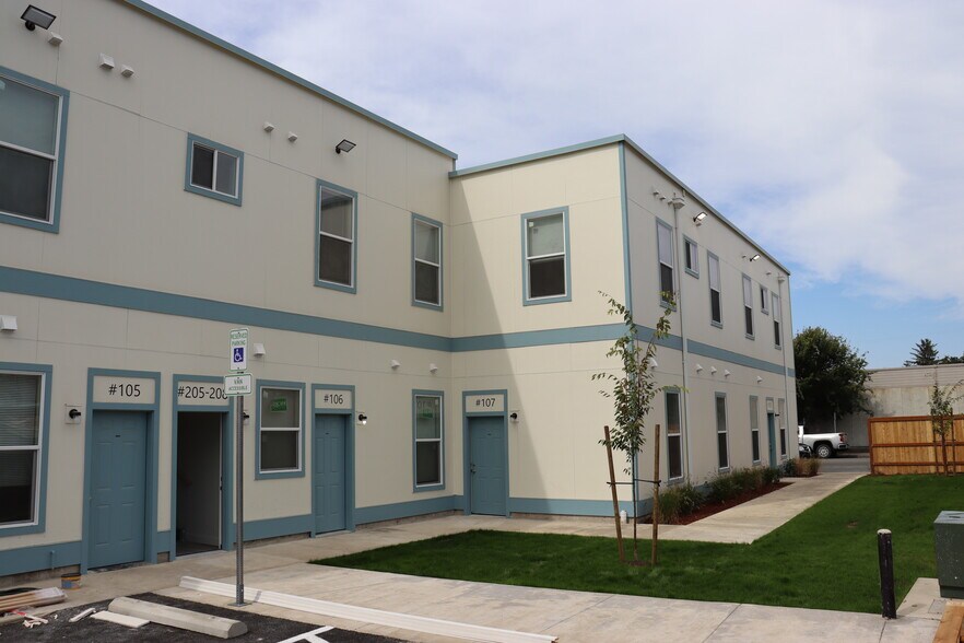 119 S Wasson St, Coos Bay, OR à vendre - Photo de l’immeuble – Image 3 sur 10