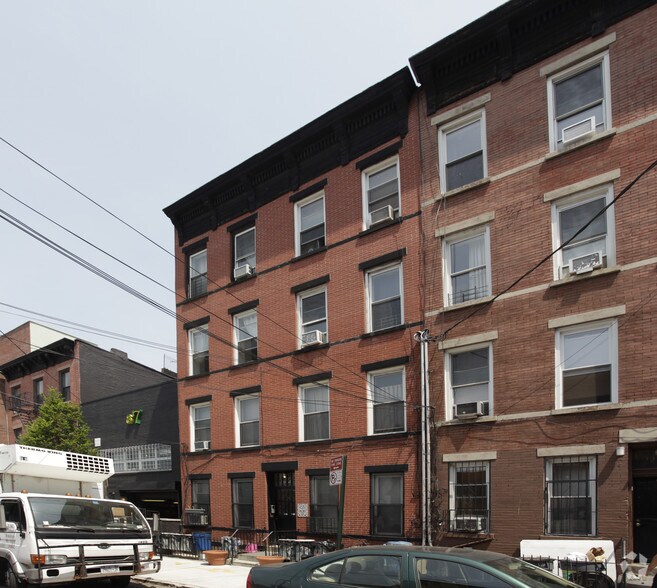 89 Luquer St, Brooklyn, NY à vendre - Photo de l’immeuble – Image 2 sur 5