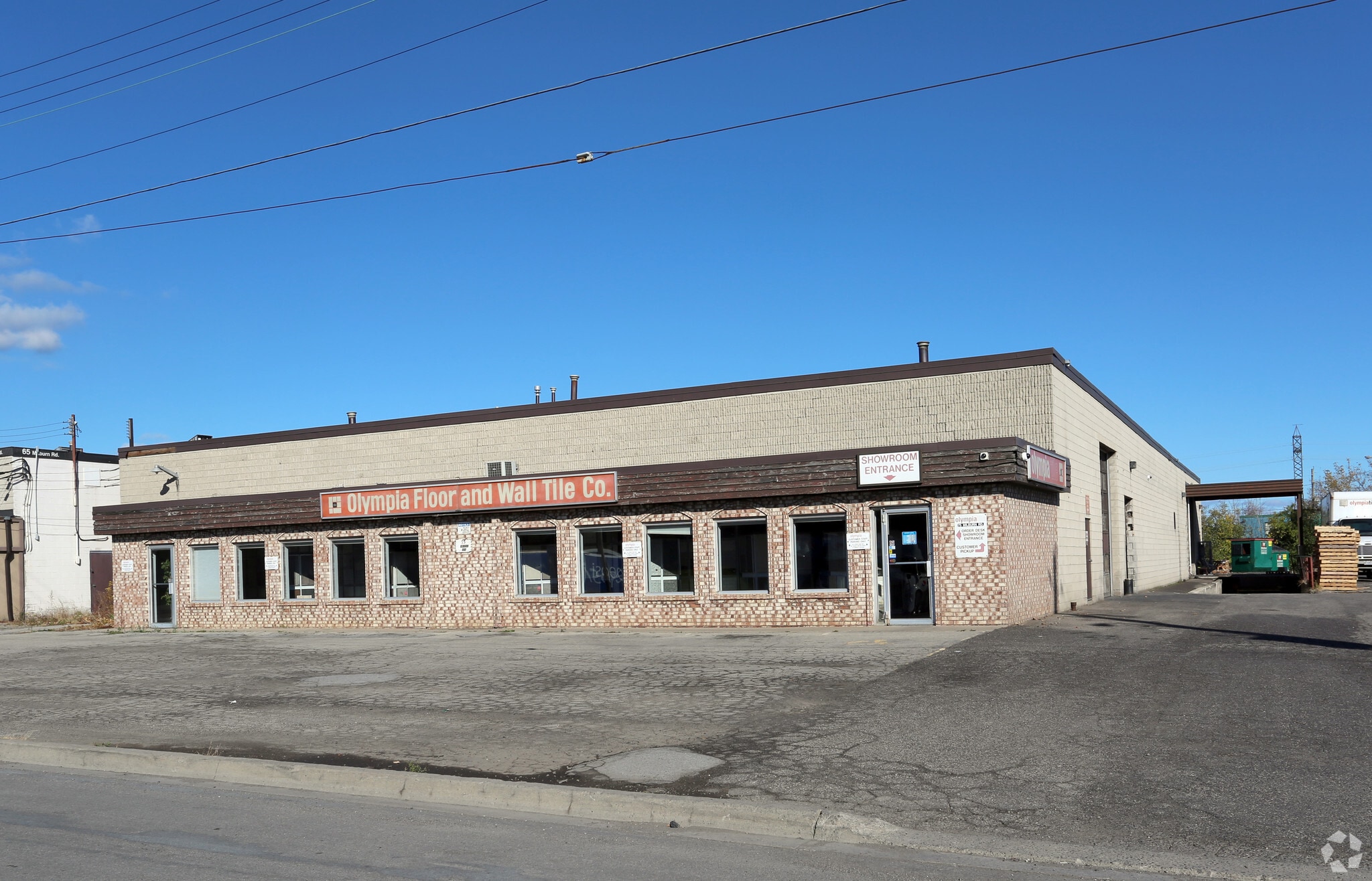 75 Milburn Rd, Hamilton, ON à louer Photo principale– Image 1 sur 4