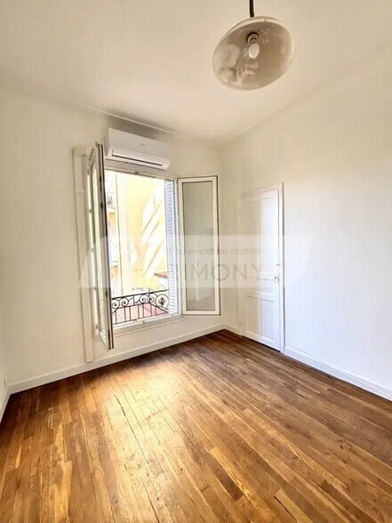 Bureau dans Marseille à louer - Photo de l’immeuble – Image 2 sur 6