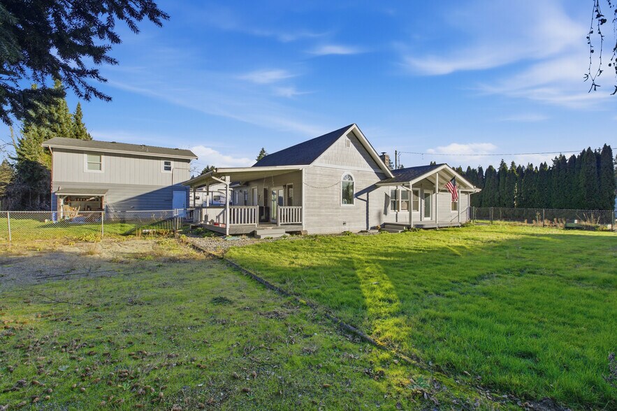 10709 Woodland Ave E, Puyallup, WA à vendre - Photo principale – Image 1 sur 23