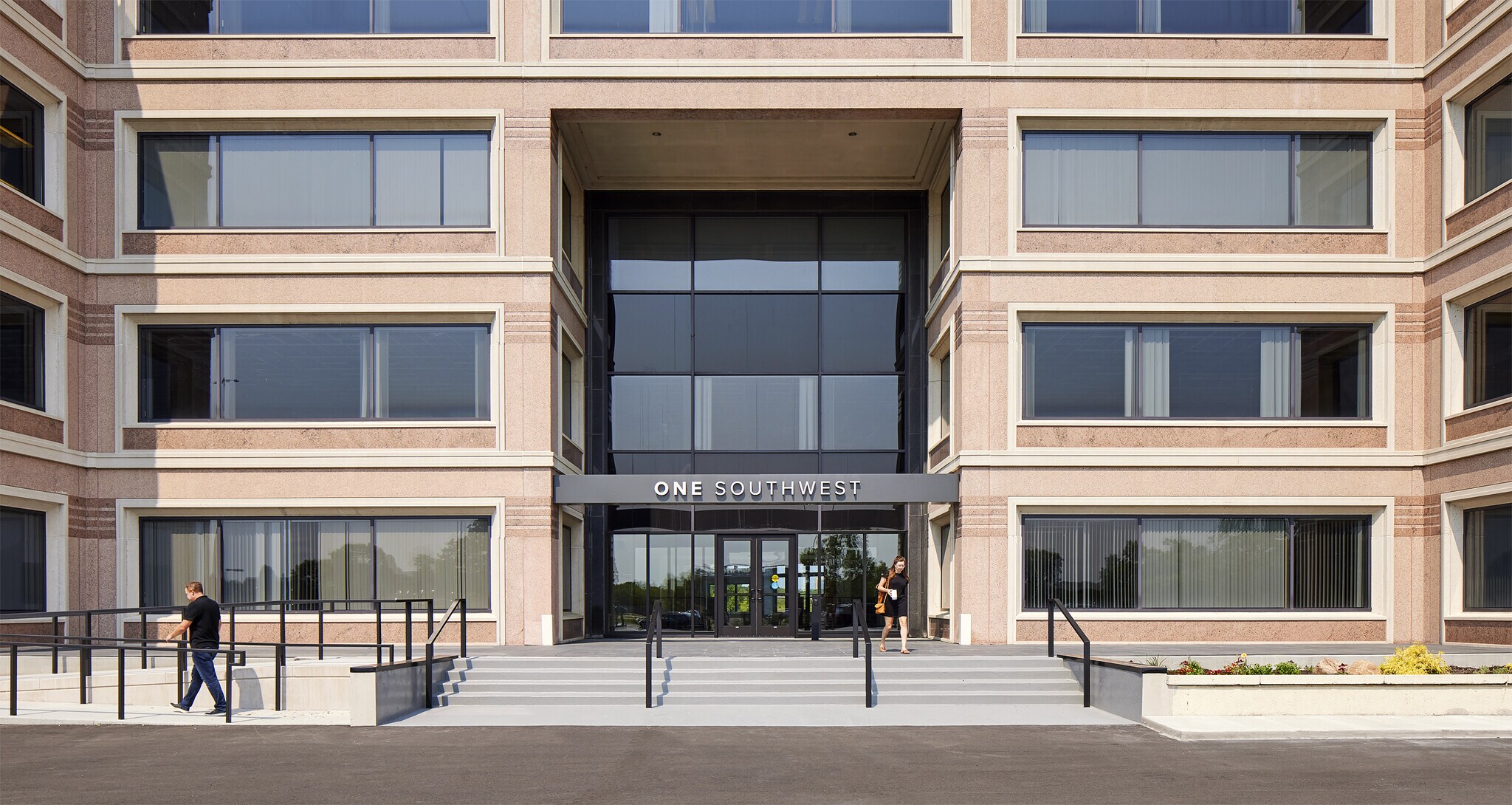 11095 Viking Dr, Eden Prairie, MN à louer Photo de l’immeuble– Image 1 sur 8