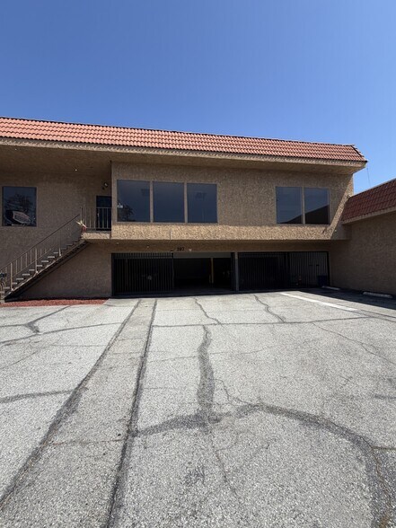 207-209 E Pomona Blvd, Monterey Park, CA à louer - Photo de l’immeuble – Image 1 sur 10