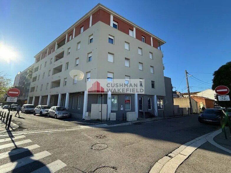 Bureau dans Nîmes à vendre - Photo de l’immeuble – Image 1 sur 3