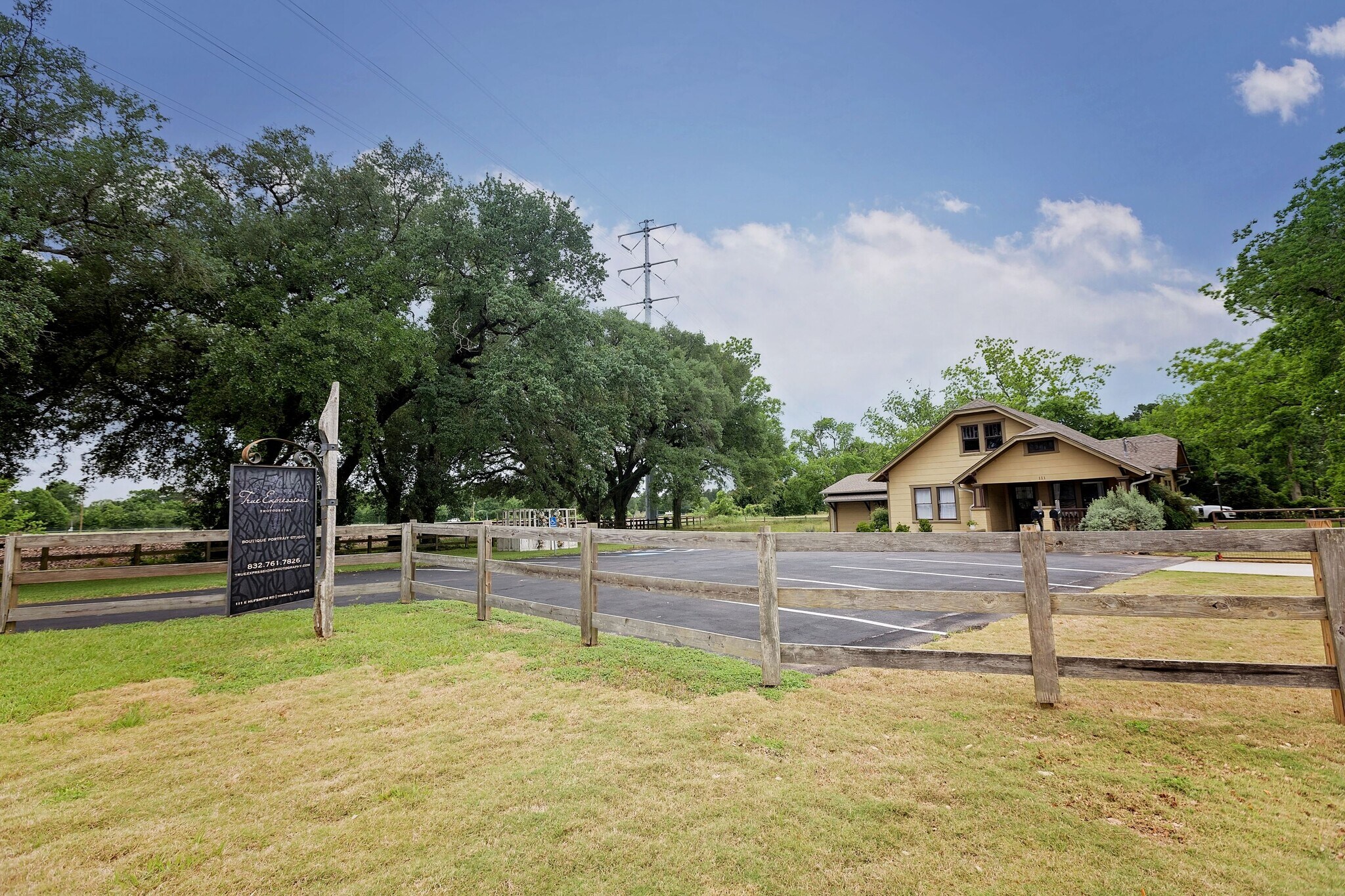 111 E Hufsmith Rd, Tomball, TX à vendre Photo de l’immeuble– Image 1 sur 12