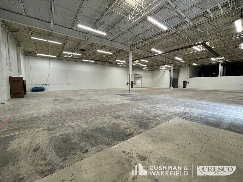 720 E Highland Rd, Macedonia, OH à louer - Photo de l’immeuble – Image 2 sur 27