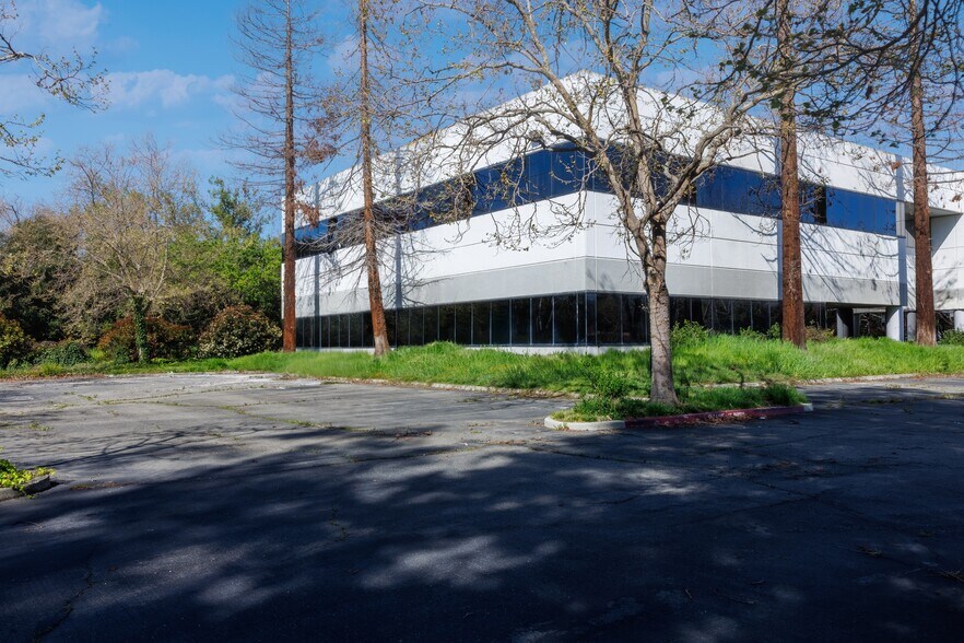 1851 McCarthy Blvd, Milpitas, CA à vendre - Photo de l’immeuble – Image 3 sur 10