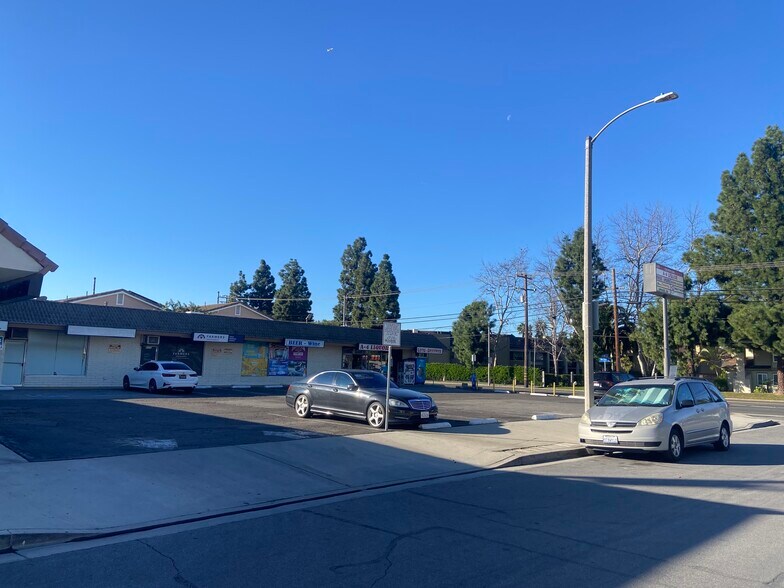 8844 Walker St, Cypress, CA à louer - Photo de l’immeuble – Image 2 sur 3