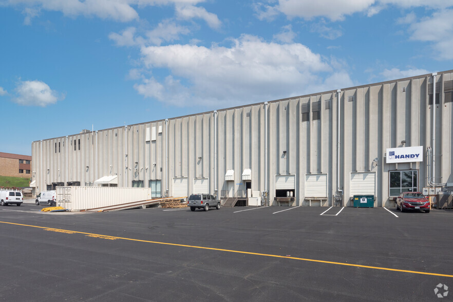 7401 Fullerton Rd, Springfield, VA à louer - Photo de l’immeuble – Image 3 sur 4
