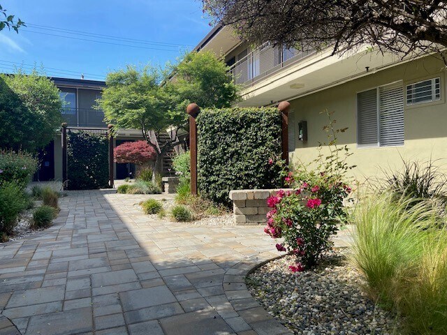 1510 18th St, Sacramento, CA à vendre - Photo de l’immeuble – Image 2 sur 24