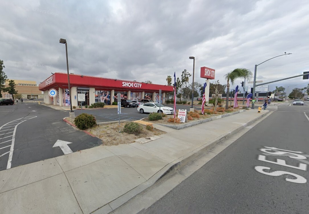 808 S E St, San Bernardino, CA à louer Photo principale– Image 1 sur 6