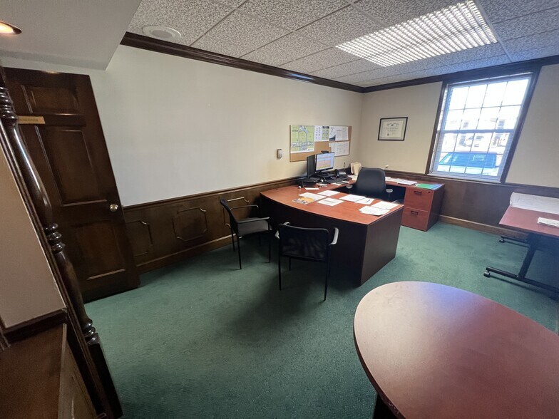 1398 N Shadeland Ave, Indianapolis, IN à louer - Photo intérieure – Image 2 sur 7