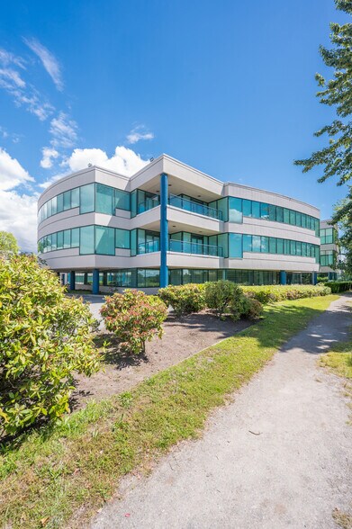 1700 W 75th Ave, Vancouver, BC à louer - Photo de l’immeuble – Image 1 sur 5
