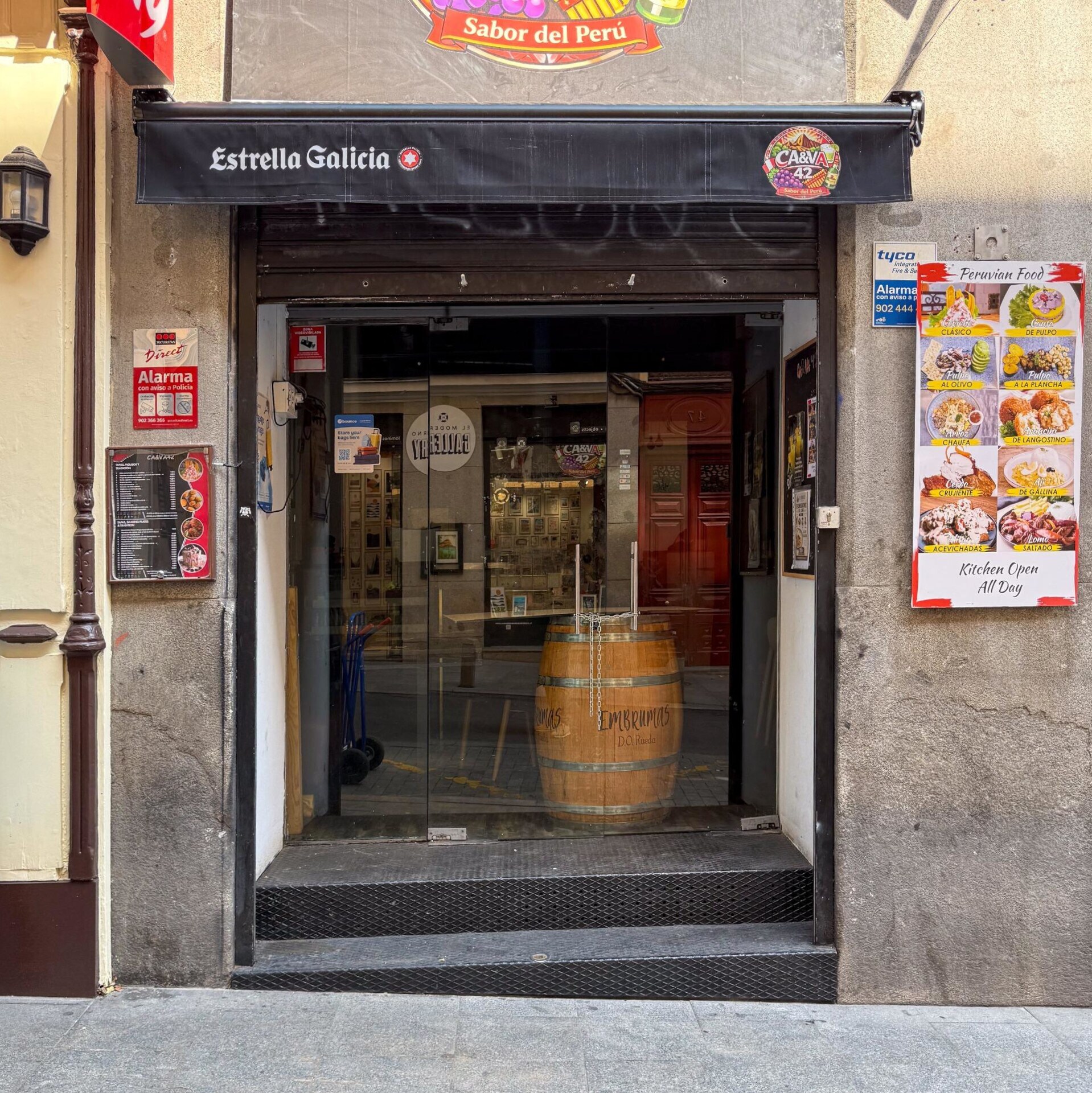 Local commercial dans Madrid, Madrid à louer Photo de l’immeuble– Image 1 sur 16