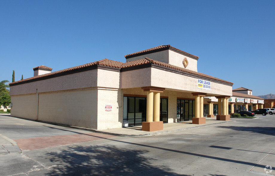 2760 Tapo Canyon Rd, Simi Valley, CA à louer - Photo de l’immeuble – Image 1 sur 4