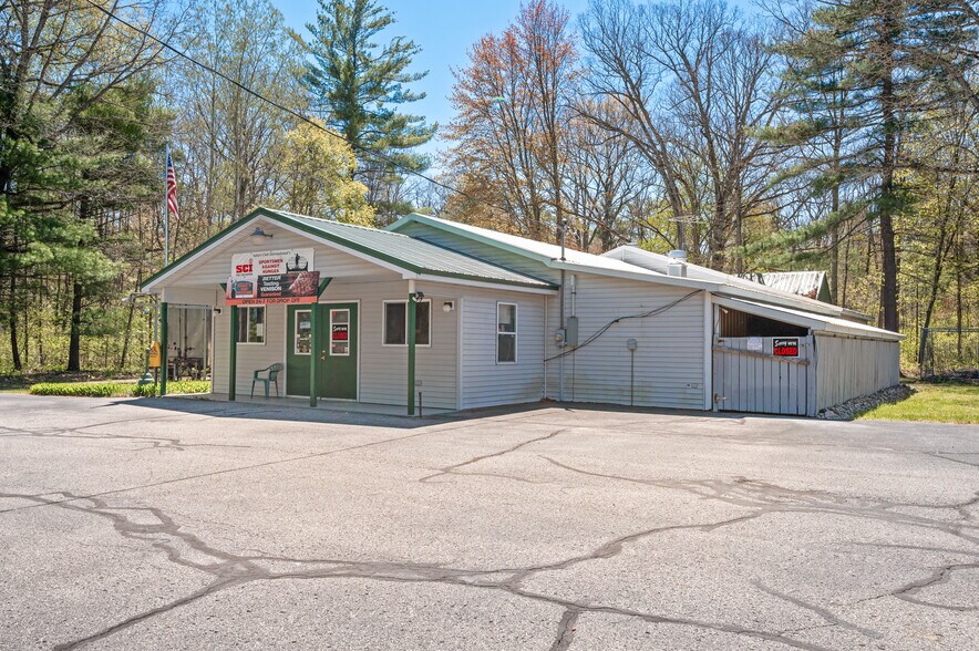 19055 12 Mile Rd, Big Rapids, MI à vendre - Photo de l’immeuble – Image 3 sur 22