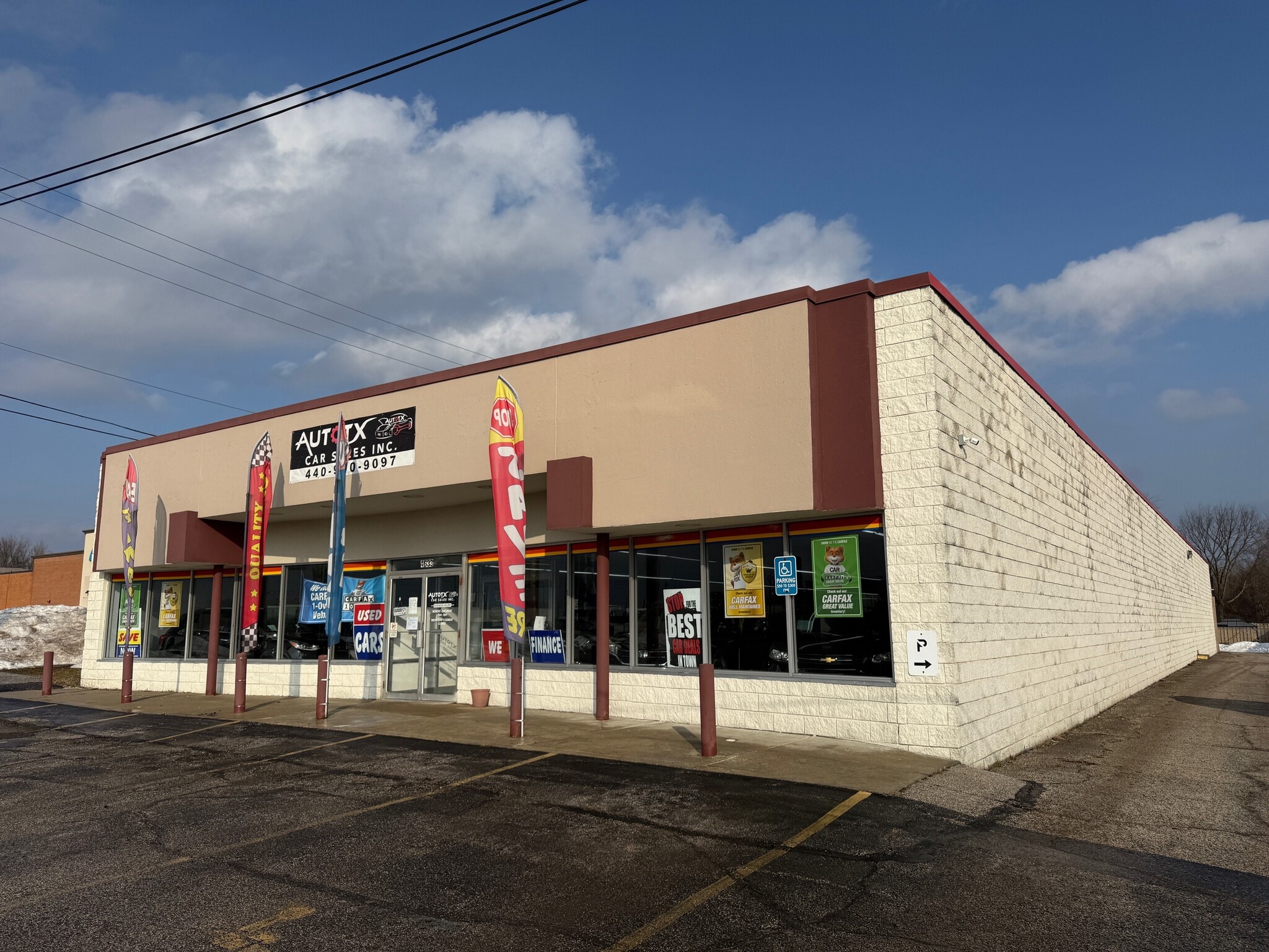 4633 Northfield Rd, Garfield Heights, OH à vendre Photo principale– Image 1 sur 11