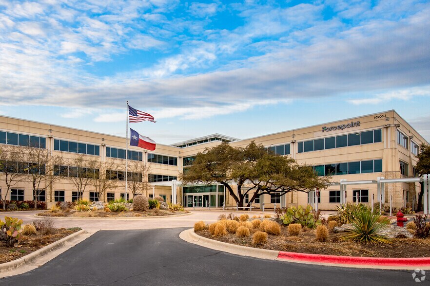 10900 Stonelake Blvd, Austin, TX à louer - Photo principale – Image 1 sur 12