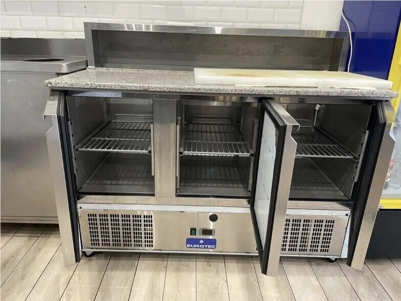 Local commercial dans Paris à louer - Photo intérieure – Image 2 sur 5