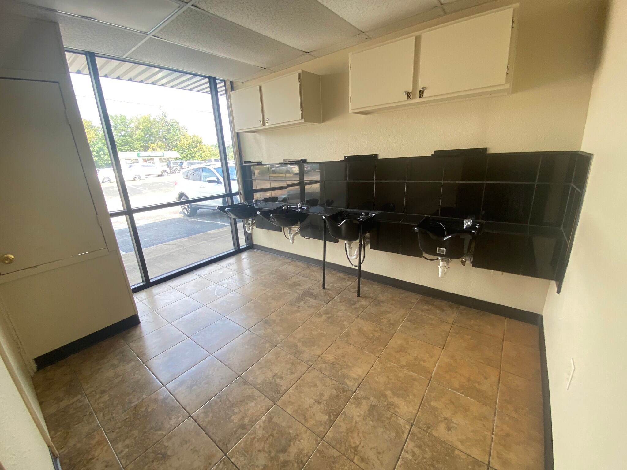 2106 W Gentry Pky, Tyler, TX à louer Photo de l’immeuble– Image 1 sur 9