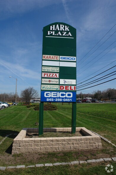 1299 Route 9, Wappingers Falls, NY à louer - Photo de l’immeuble – Image 2 sur 3