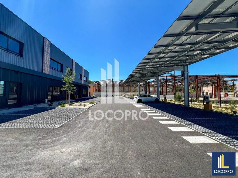 Local d’activités dans Avignon à louer - Photo de l’immeuble – Image 3 sur 9