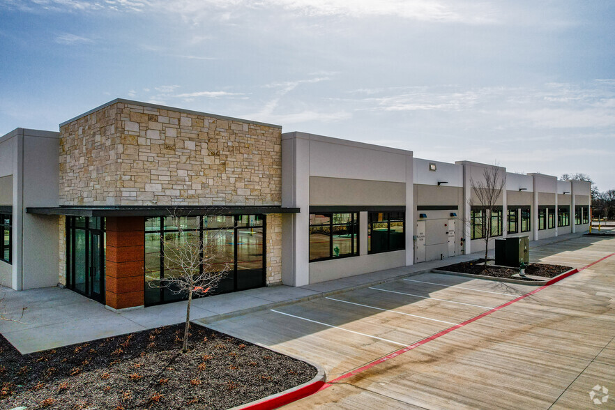 380 S Nolen Dr, Southlake, TX à louer - Photo de l’immeuble – Image 3 sur 6