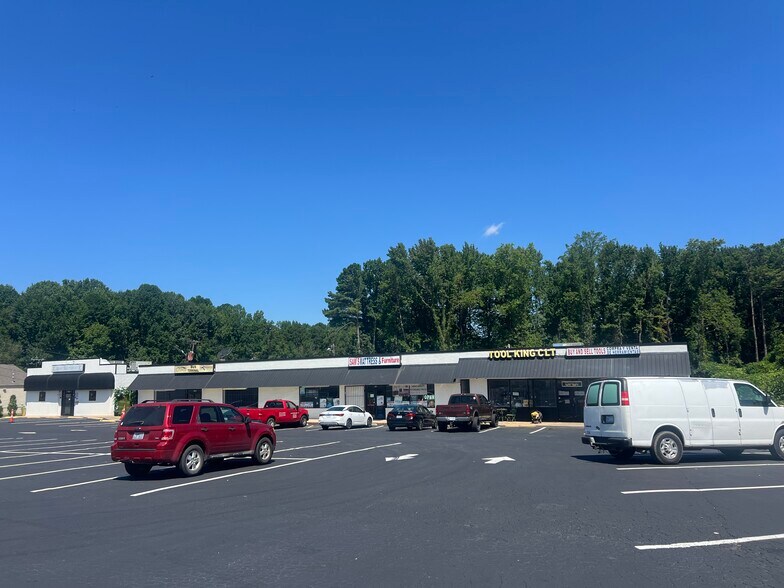 4701 N Tryon St, Charlotte, NC à louer - Photo de l’immeuble – Image 3 sur 15