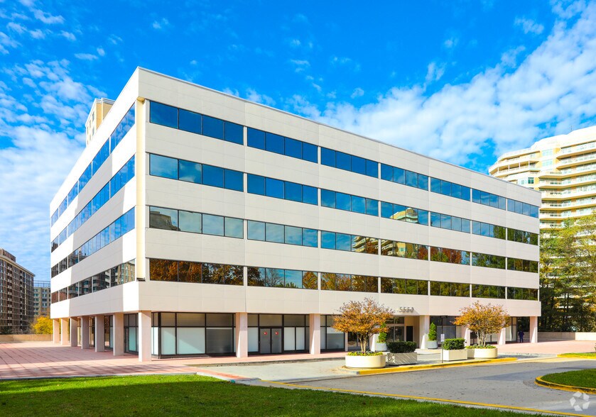 5550 Friendship Blvd, Chevy Chase, MD à louer - Photo principale – Image 1 sur 9