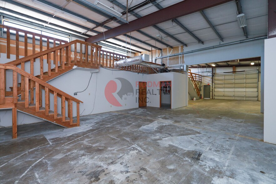 603 Royal St, Kelso, WA à louer - Photo de l’immeuble – Image 2 sur 5