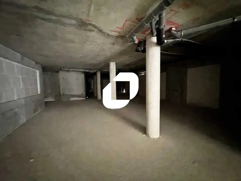 Local d’activités dans Cachan à louer - Photo de l’immeuble – Image 3 sur 8