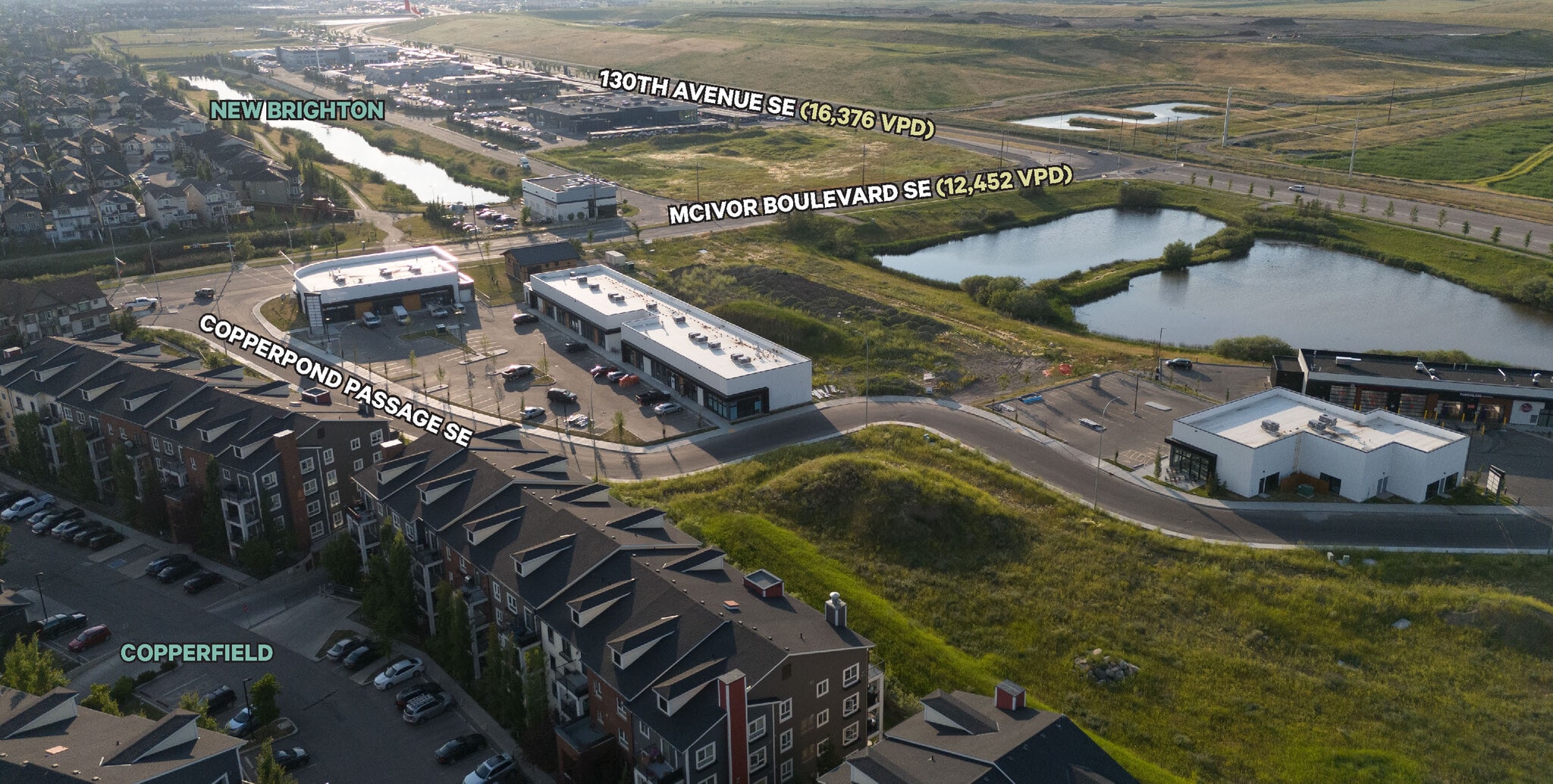 10 Copperpond Passage SE, Calgary, AB à louer Photo principale– Image 1 sur 2